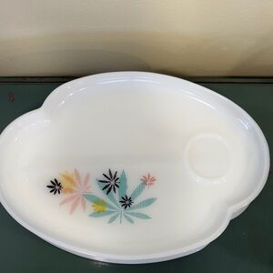 Vintage 1950s Federal Glass ‘Atomic Flower’ Pattern Milk Glass Snack Plates.